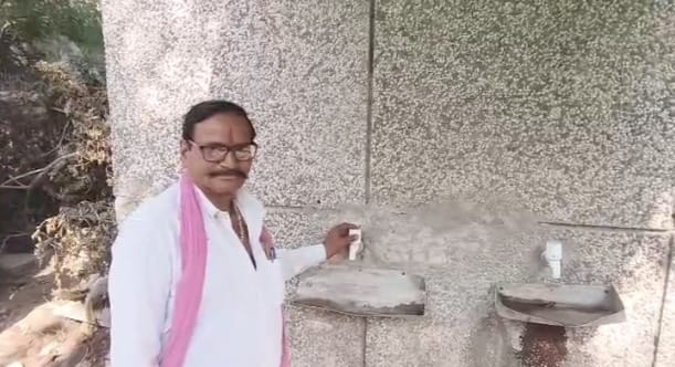 तहसील परिसर में प्यासे फरियादी, वाटर कूलर बने शोपीस