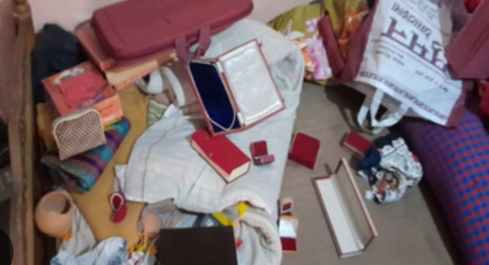 पूर्व डीजीपी के भतीजे समेत कई लोगों के घरों में हुई चोरी