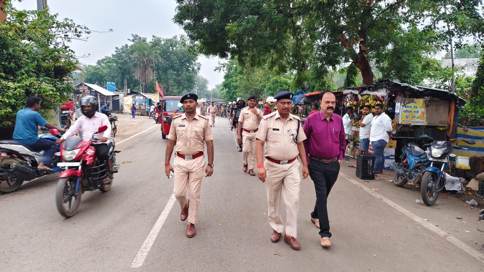 मोहर्रम को लेकर पाकुड़िया प्रशासन का फ्लैग मार्च, शांति एवं सौहार्द बनाए रखने की अपील