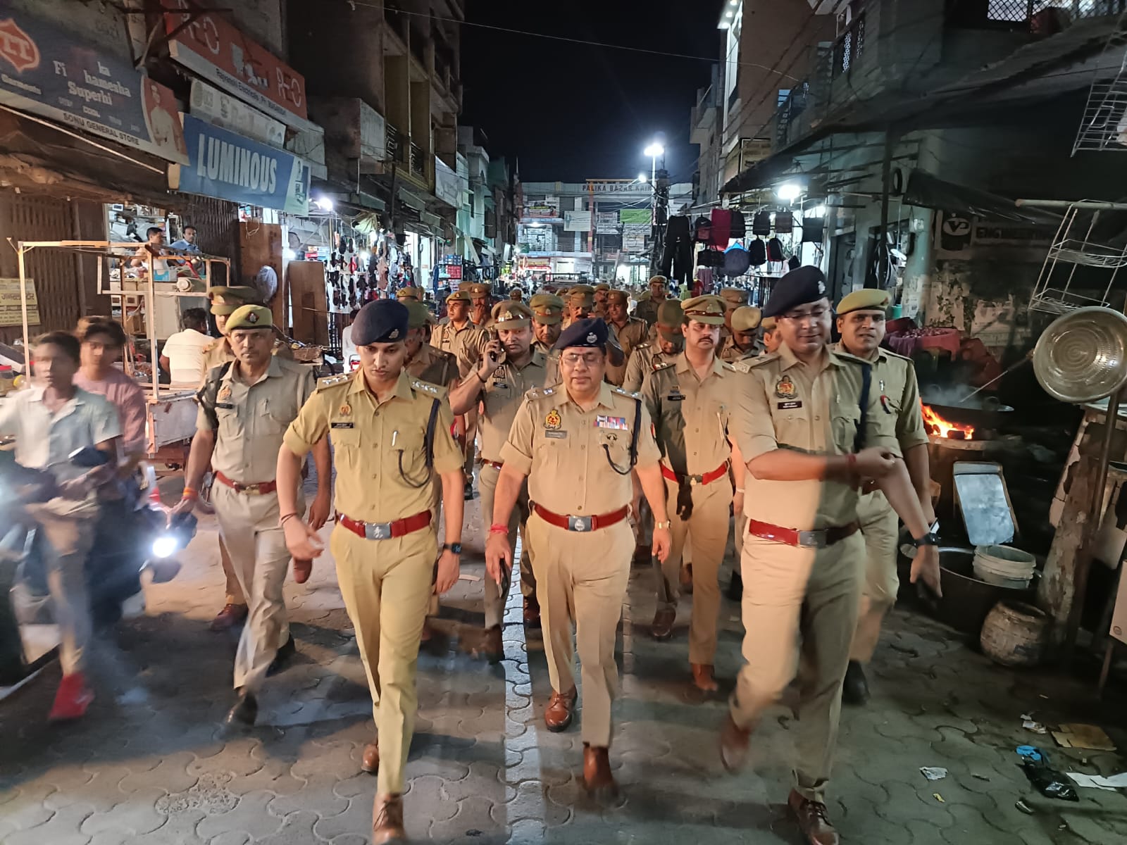 कैराना में एसपी ने पैदल गश्त कर परखी सुरक्षा व्यवस्था