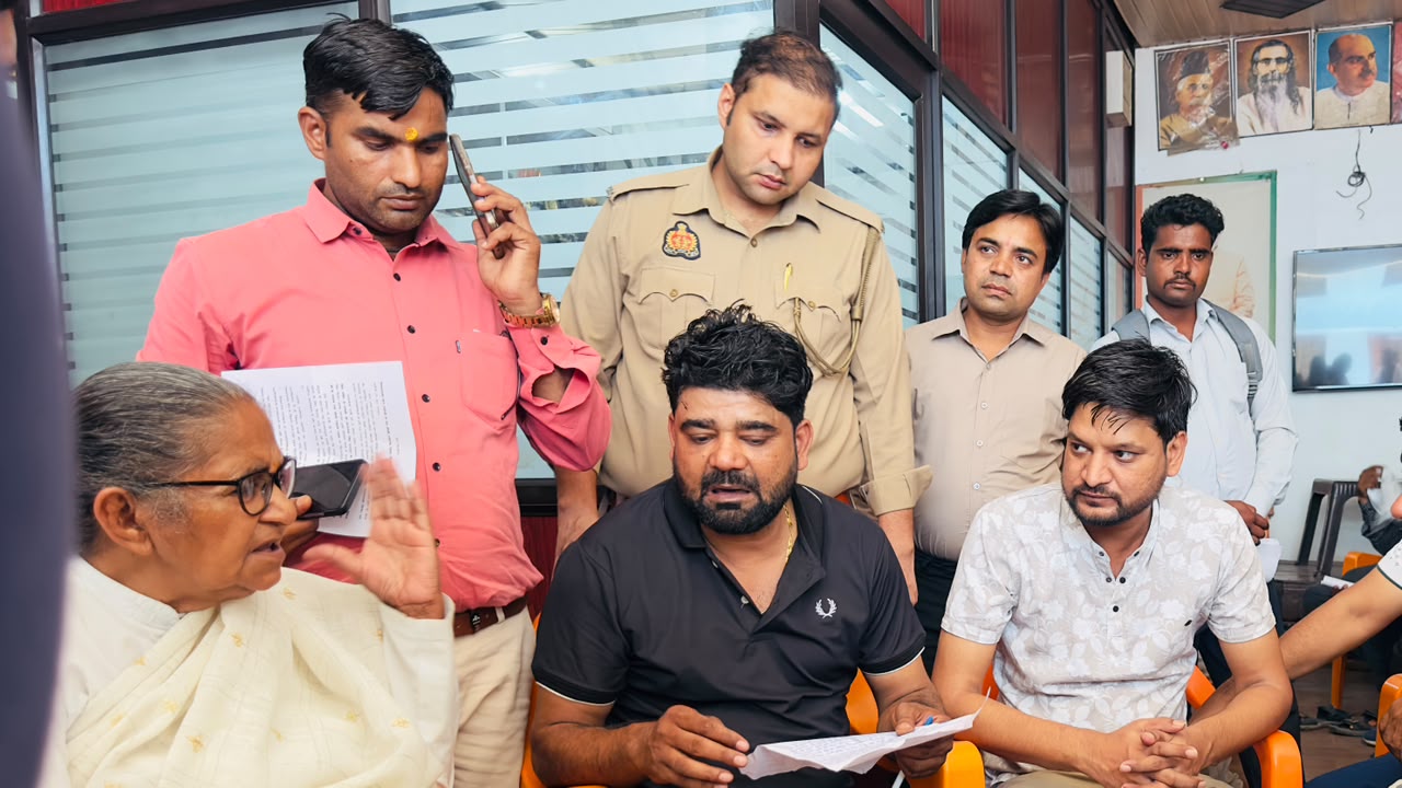 फ्लाईओवर निर्माण में अनियमितताओं पर भड़के व्यापारी