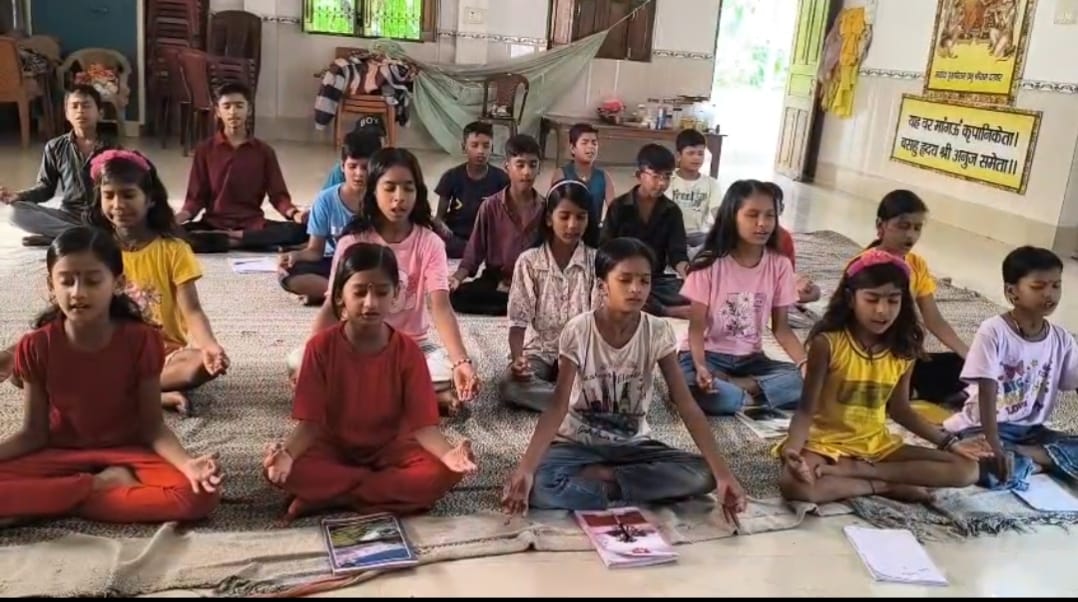 गायत्री शक्तिपीठ द्वारा शहर में 5 स्थानों पर संचालित हो रही बाल संस्कार शाला