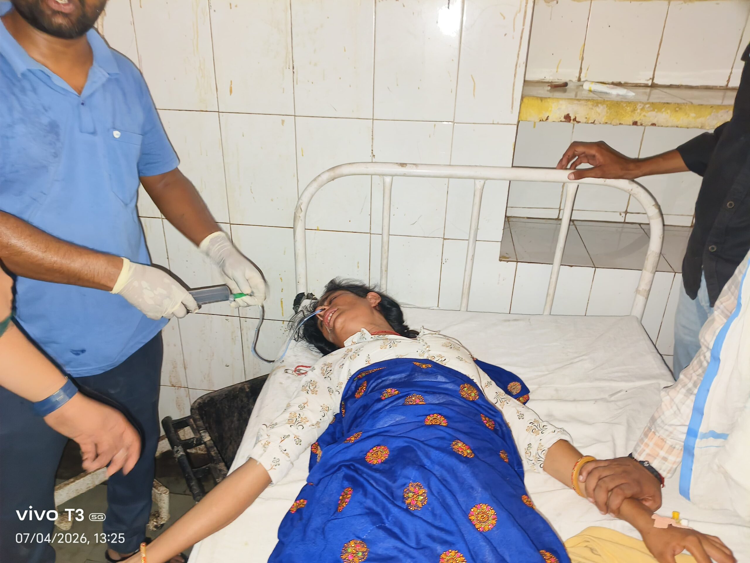 विषैला पदार्थ खाने से महिला की हालत गंभीर, बयाना उप जिला अस्पताल में भर्ती ।