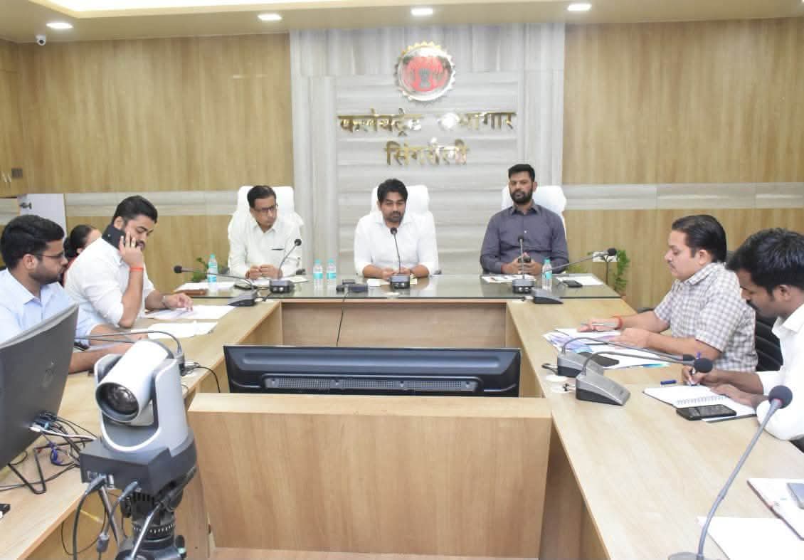 समय-सीमा बैठक में कलेक्टर सख्त
