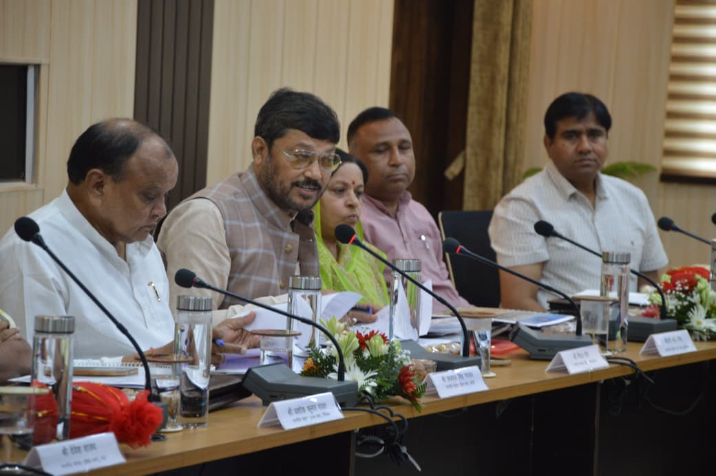 रेलवे बोर्ड की बैठक में सांसद नीरज मौर्य ने उठाए क्षेत्रीय रेल सुविधाओं के मुद्दे