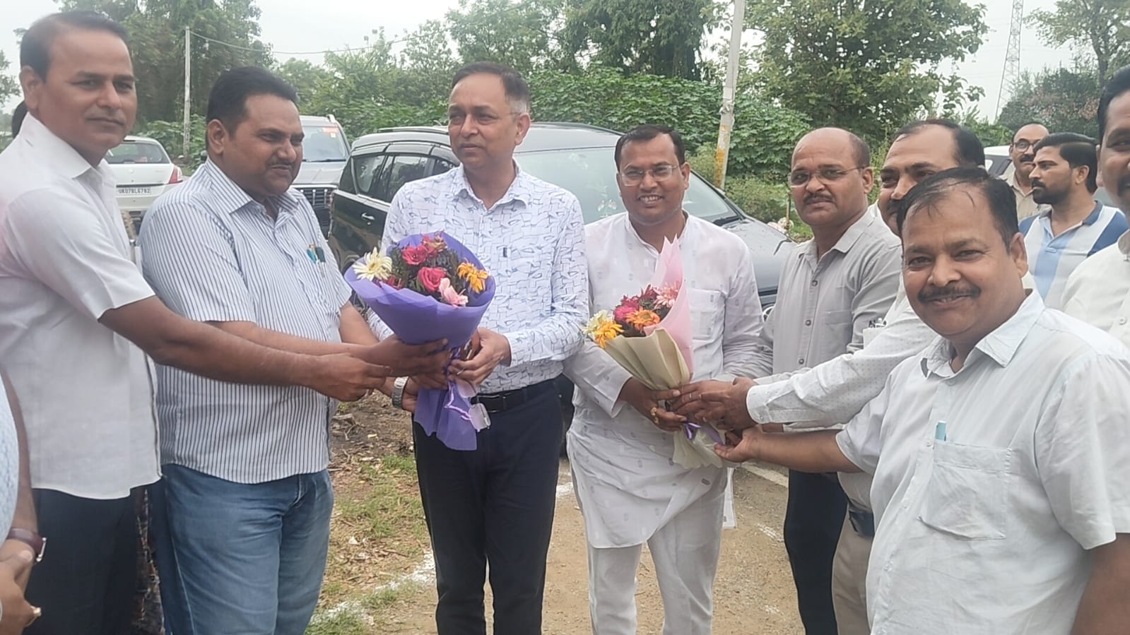 स्कूल चलो अभियान: विधायक ने हरी झंडी दिखाकर रैली को किया रवाना