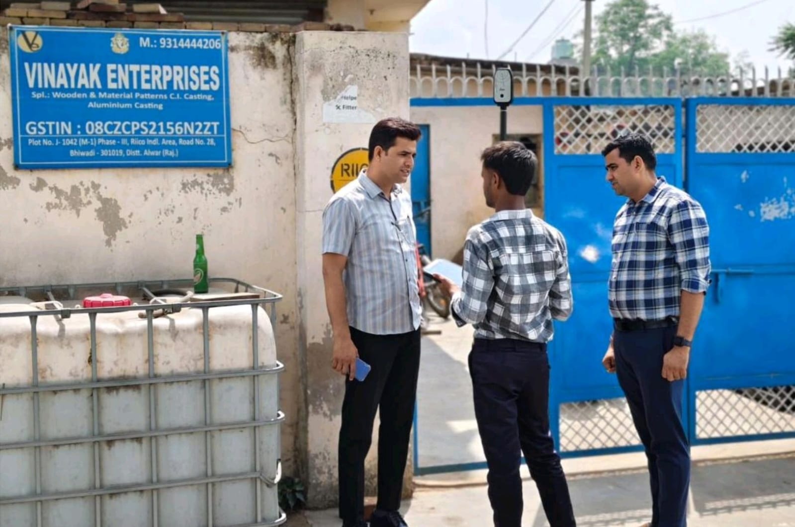 नक्शा पायलट प्रोजेक्ट के तहत संचालित सर्वे कार्य का आयुक्त ने किया निरीक्षण