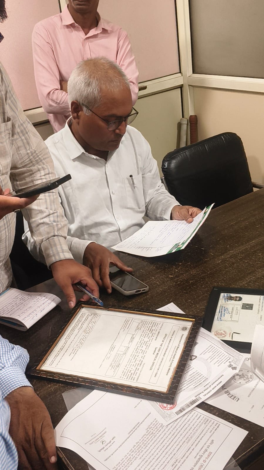 मासूम की मौत पर सौदेबाजी की शिकायत के बाद सिटी मजिस्ट्रेट का अस्पताल पर छापा