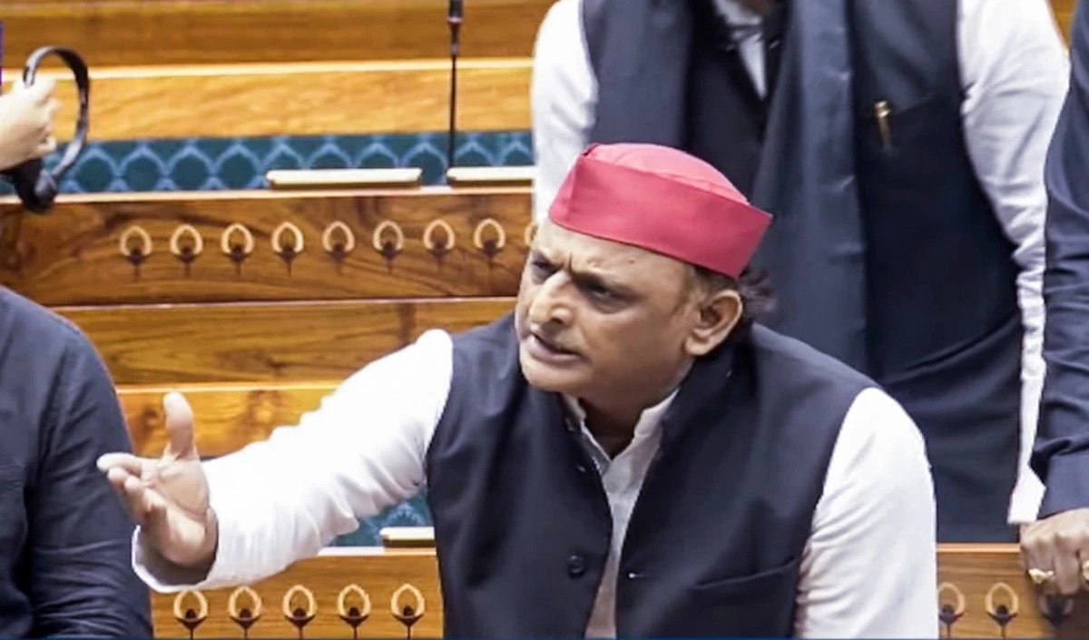 नीट विवाद: अखिलेश यादव का केंद्र पर तीखा तंज, 'एक प्रधान को आगे कर प्रधानमंत्री को बचाया'