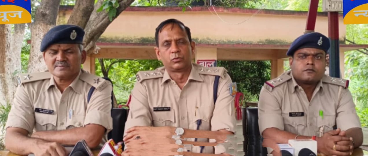 बहुरूपिया साधु बनकर चोरी करने वाले तीन आरोपी 12 घंटे के भीतर गिरफ्तार, सोने का लॉकेट बरामद