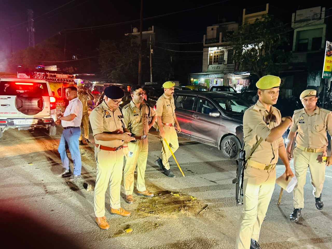 उर्स-कांवड़ के मद्देनजर पुलिस अधीक्षक नगर और पुलिस अधीक्षक यातायात ने किया पैदल गश्त