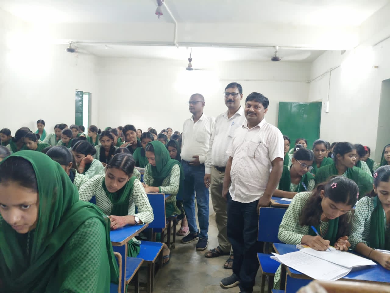 प्लस टू उच्च विद्यालय हनवारा में नौवीं से 12वीं तक की प्रथम सत्रीय परीक्षा शुरू