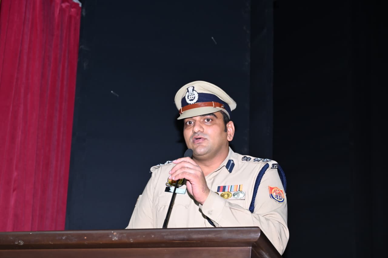फरीदपुर, प्रेमनगर, किला समेत कई थानों के प्रभारी बदले