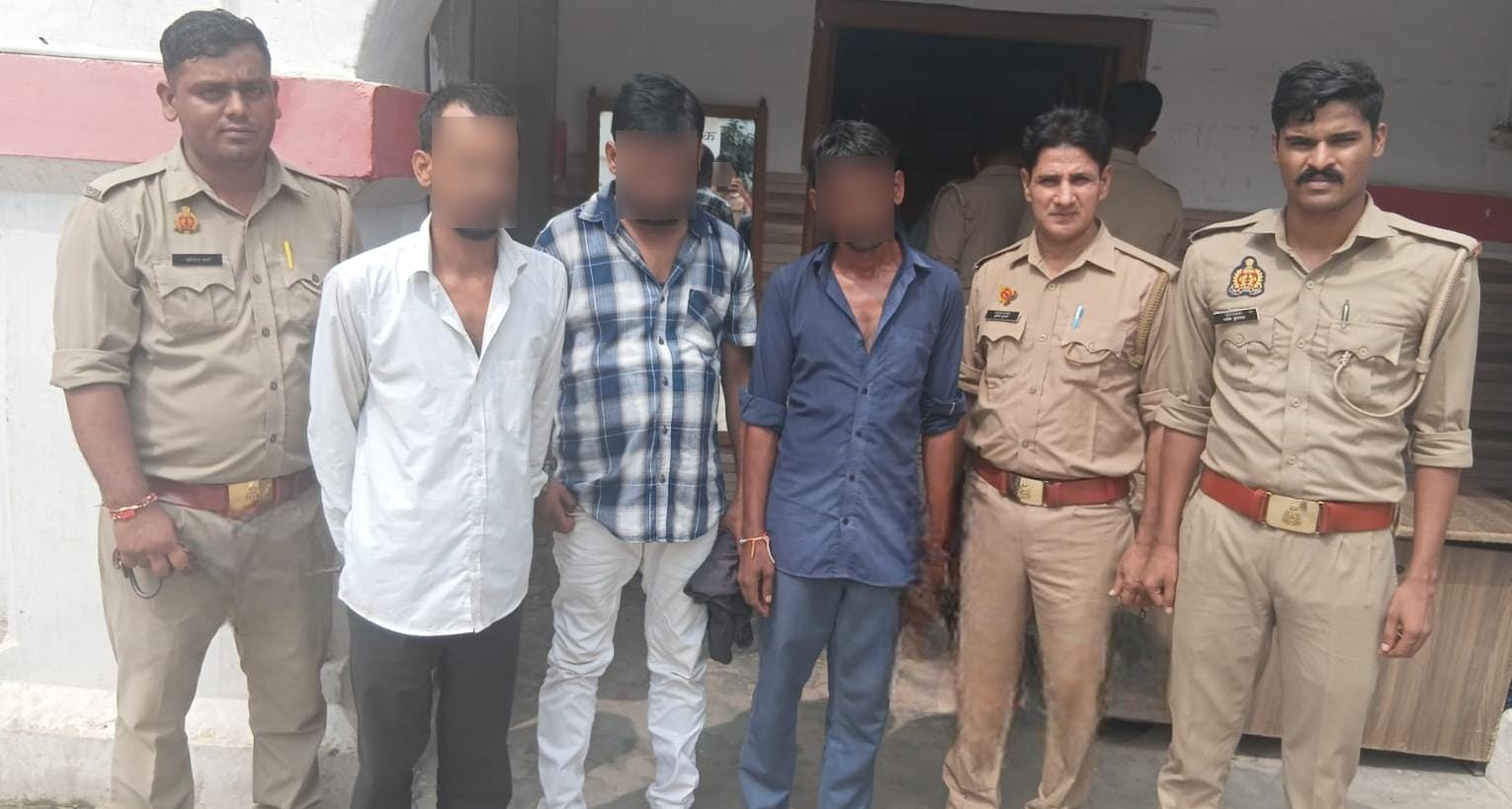 गैंगस्टर में वांछित 15-15 हजार रुपये के पुरस्कार घोषित तीन शातिर अभियुक्त गिरफ्तार