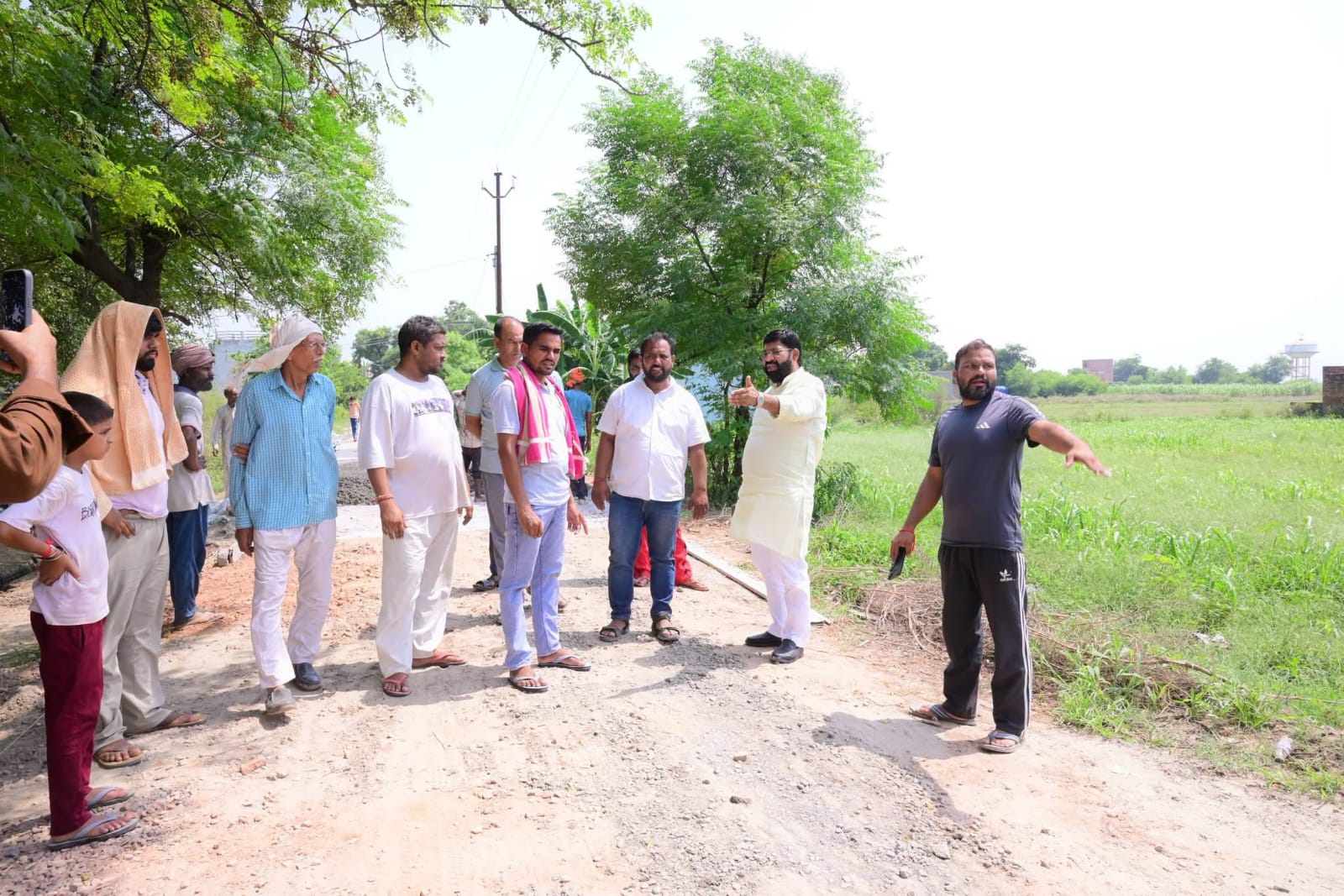 ग्राम नवादा में आरसीसी सड़क निर्माण कार्य का विधायक लक्ष्मीराज सिंह ने किया निरीक्षण, गुणवत्ता पर विशेष जोर